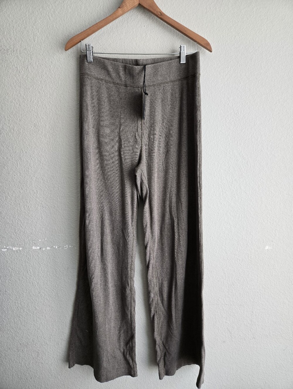 Buck Mason Surplus Rib Weekender Pants - Picture 2 of 7